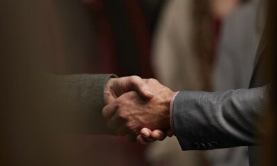 Cession de parts sociales : les associés solidaires envers l’acquéreur !